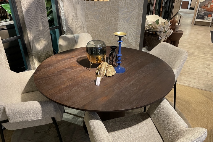 Eettafel ovaal zwart